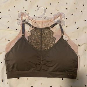 SOLD!!! NWT Danskin Seamless Bras (2)